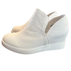 Journee Collection Cardi White Sneakers Size 12